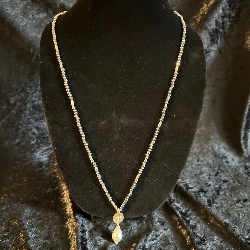 NWT Anne Marie Elegant Beaded Necklace with Cross Pendant With Pearl